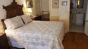 Hawks House Inn