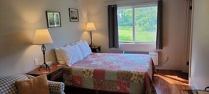 Hawks House Inn