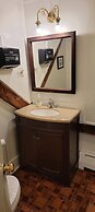 Hawks House Inn