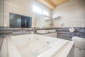 Cherry Blossom Motel