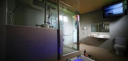 Cherry Blossom Motel