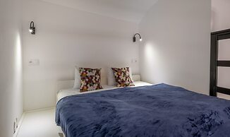 Mordecai Twelve Apartments by Adrez Living