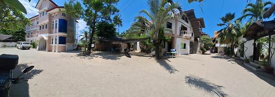 Pagudpud Rinnovati Beach Resort