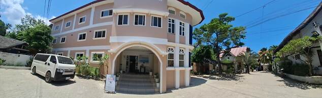 Pagudpud Rinnovati Beach Resort