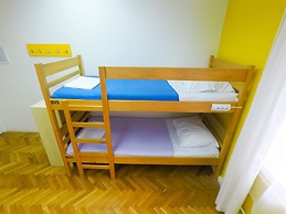 Whole Wide World Hostel & Bar