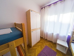 Whole Wide World Hostel & Bar