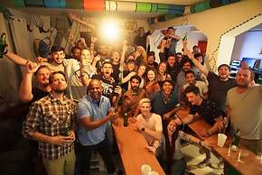 Whole Wide World Hostel & Bar