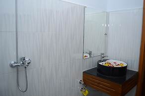 Kayah Golden Hill Hotel