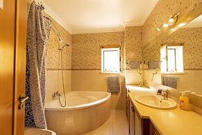 Pineapple Surf House - Hostel