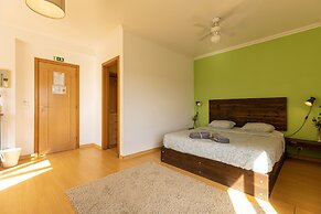 Pineapple Surf House - Hostel