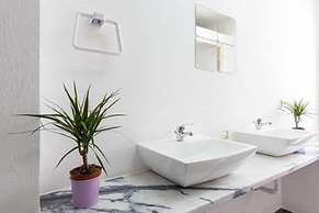 Pineapple Surf House - Hostel