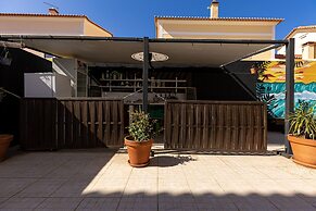 Pineapple Surf House - Hostel