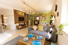 Pineapple Surf House - Hostel