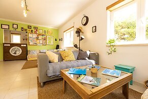 Pineapple Surf House - Hostel