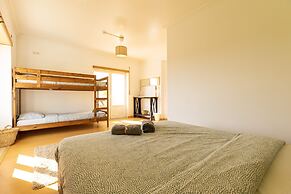 Pineapple Surf House - Hostel