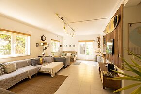 Pineapple Surf House - Hostel