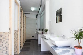 Pineapple Surf House - Hostel