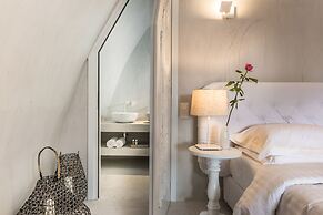 Mythical Blue Luxury Suites