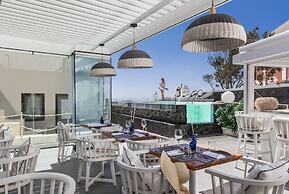 Mythical Blue Luxury Suites