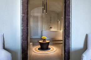 Mythical Blue Luxury Suites