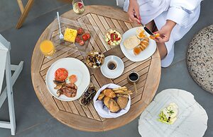 Mythical Blue Luxury Suites