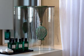 Mythical Blue Luxury Suites