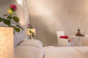 Mythical Blue Luxury Suites