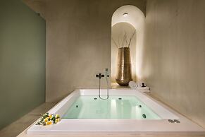 Mythical Blue Luxury Suites