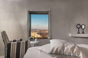 Mythical Blue Luxury Suites