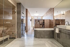 NIDUM - Casual Luxury Hotel