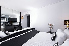 Athenian Riviera Hotel & Suites