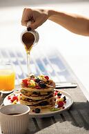 Athenian Riviera Hotel & Suites