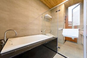 Puli Waltz Villa