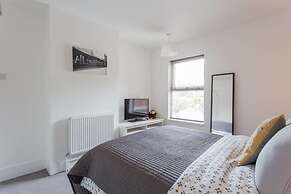 Ashton House, Luton - inhabit short stays