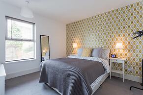 Ashton House, Luton - inhabit short stays