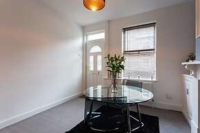 Ashton House, Luton - inhabit short stays