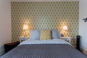 Ashton House, Luton - inhabit short stays