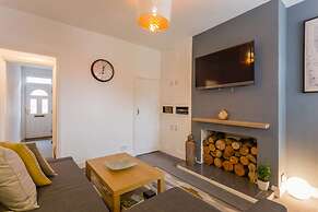 Ashton House, Luton - inhabit short stays