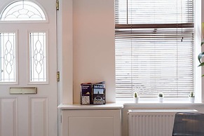 Ashton House, Luton - inhabit short stays