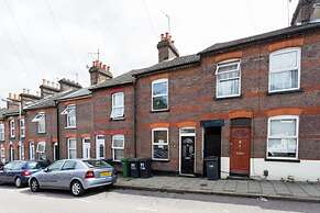 Ashton House, Luton - inhabit short stays