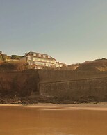 The Sun Bay Hotel & Restaurant