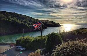 The Sun Bay Hotel & Restaurant