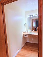 The Kingsley Suites