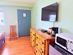 The Kingsley Suites