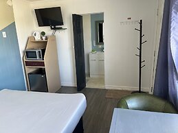 Stop 21 Motel