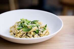 Kimpton Rowan Palm Springs Hotel by IHG