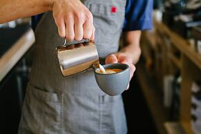 Kimpton Rowan Palm Springs Hotel by IHG