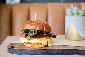 Kimpton Rowan Palm Springs Hotel by IHG