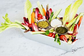 Kimpton Rowan Palm Springs Hotel by IHG