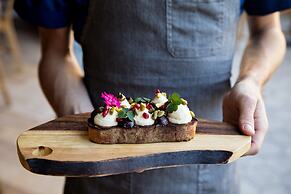 Kimpton Rowan Palm Springs Hotel by IHG